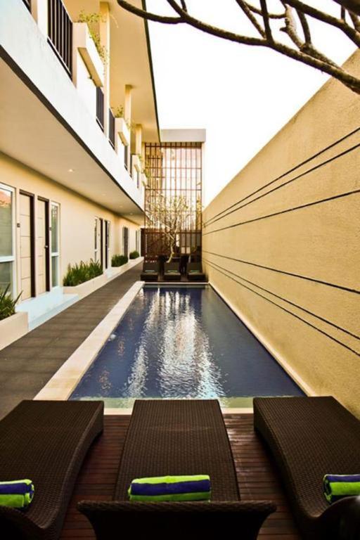 Resor Eazy Legian 3*