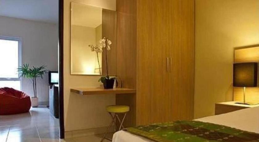 Resor Eazy Legian 3*